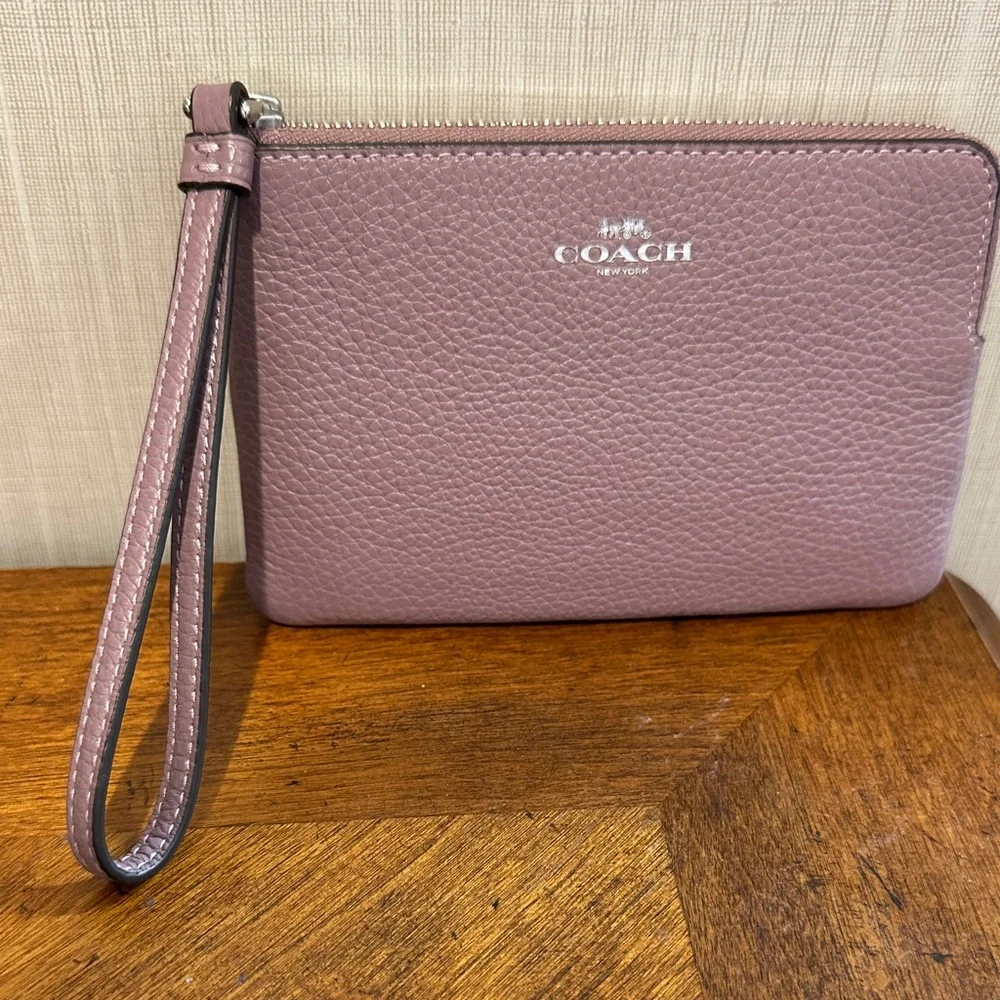 COACH Jasmine Leather Zip Wristlet in Dusty Lilac - Picture 2 of 9